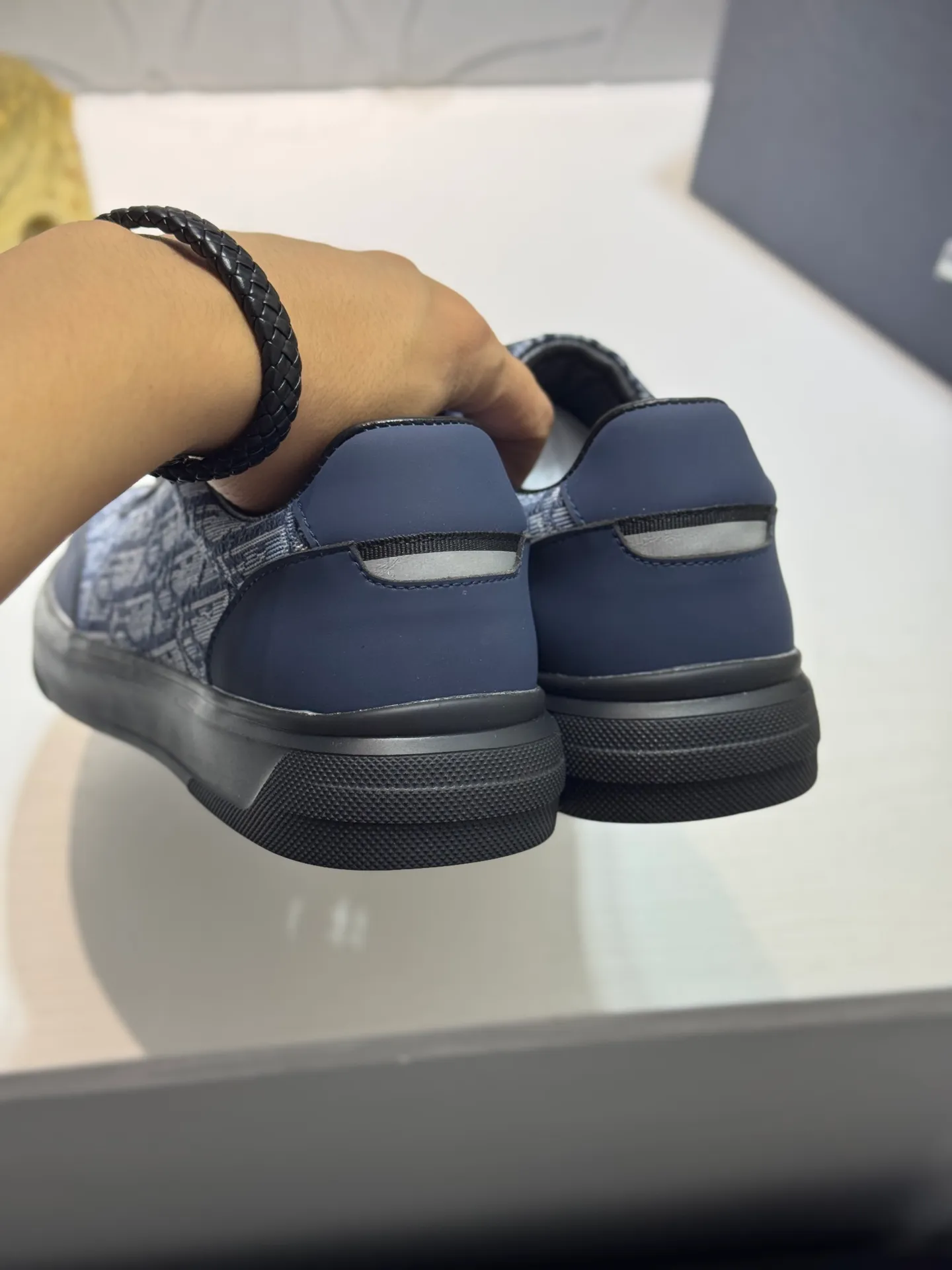 Men's men's shoes 💰400 [New model] 🌂🌂Dior (Dior) 🆕 Low-top casual shoes, carefully made of first-layer cowhide with canvas, comfortable and breathable ~ rubber soles, enhance style. Fashionable and versatile, it can complement any look. Featuring an exquisite design that is uniquely dynamic and modern, this shoe is part of Dior's legacy and embodies modern elegance. Size: 38-44 (45 customized